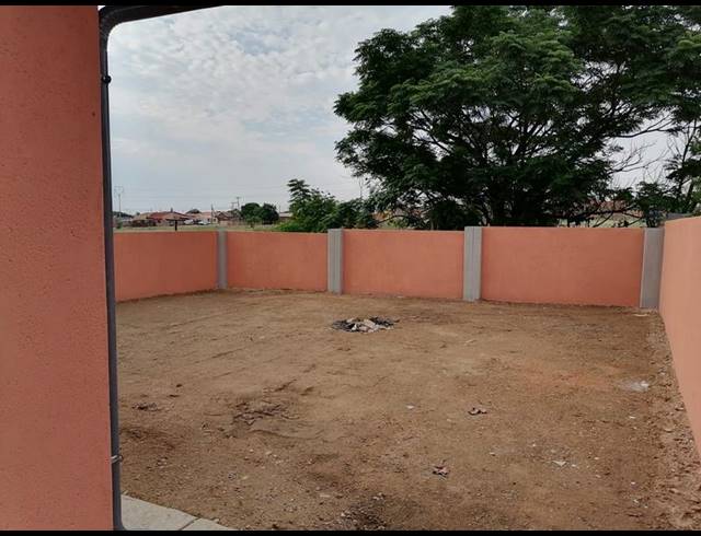 3 BEDROOM HOUSE FOR SALE IN MABOPANE UNIT S